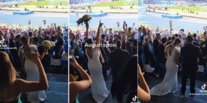 sposi festeggiano al diego armando maradona