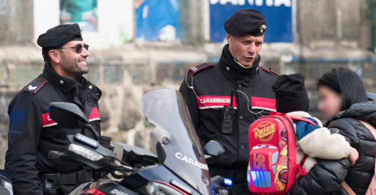 Neonato salvato dai carabinieri