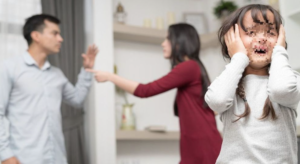 Picchia la moglie davanti ai figli a Gragnano