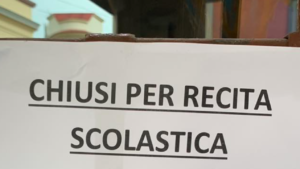 Cartello recita Vico Equense