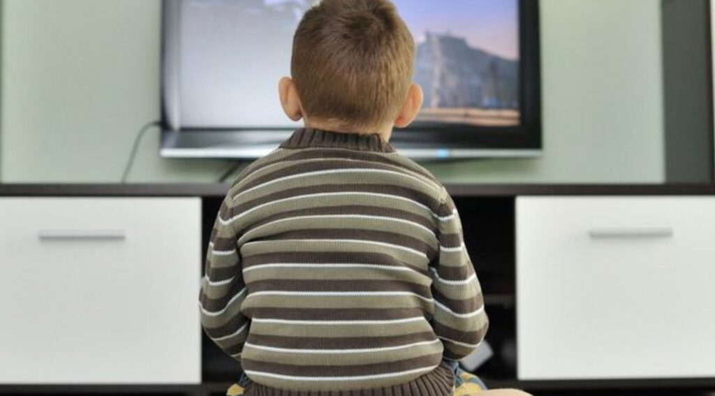 bimbo traumatizzato dal padre