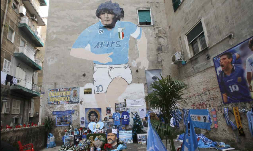 Blitz al murale di Maradona ai Quartieri Spagnoli