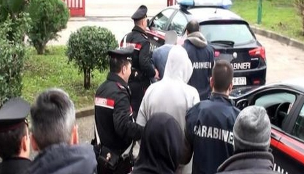 arresti clan de luca bossa