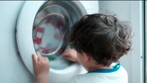 bimba muore lavatrice