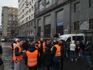 La protesta dei lavoratori interinali dell'Asia