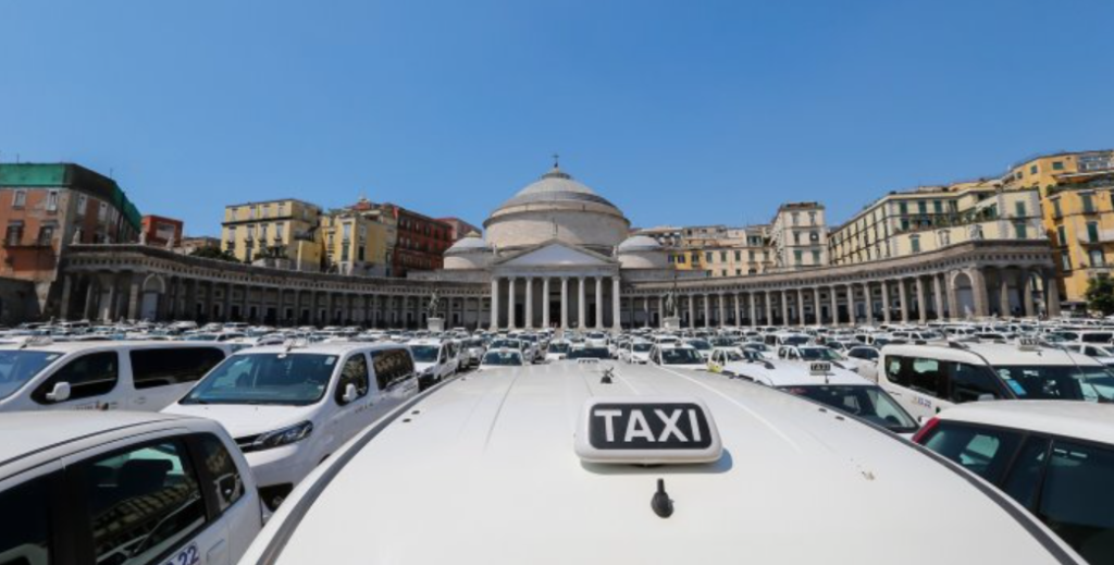 Sciopero dei taxi a Napoli