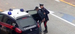 Arrestato perché aspettava la moglie per festeggiare il suo compleanno