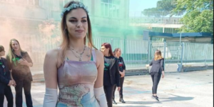 Matrimonio alla Whirlpool con strascico 'Napoli non molla'