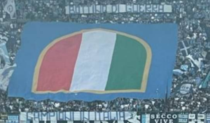Perché lo scudetto a testa in giù in curva al Maradona