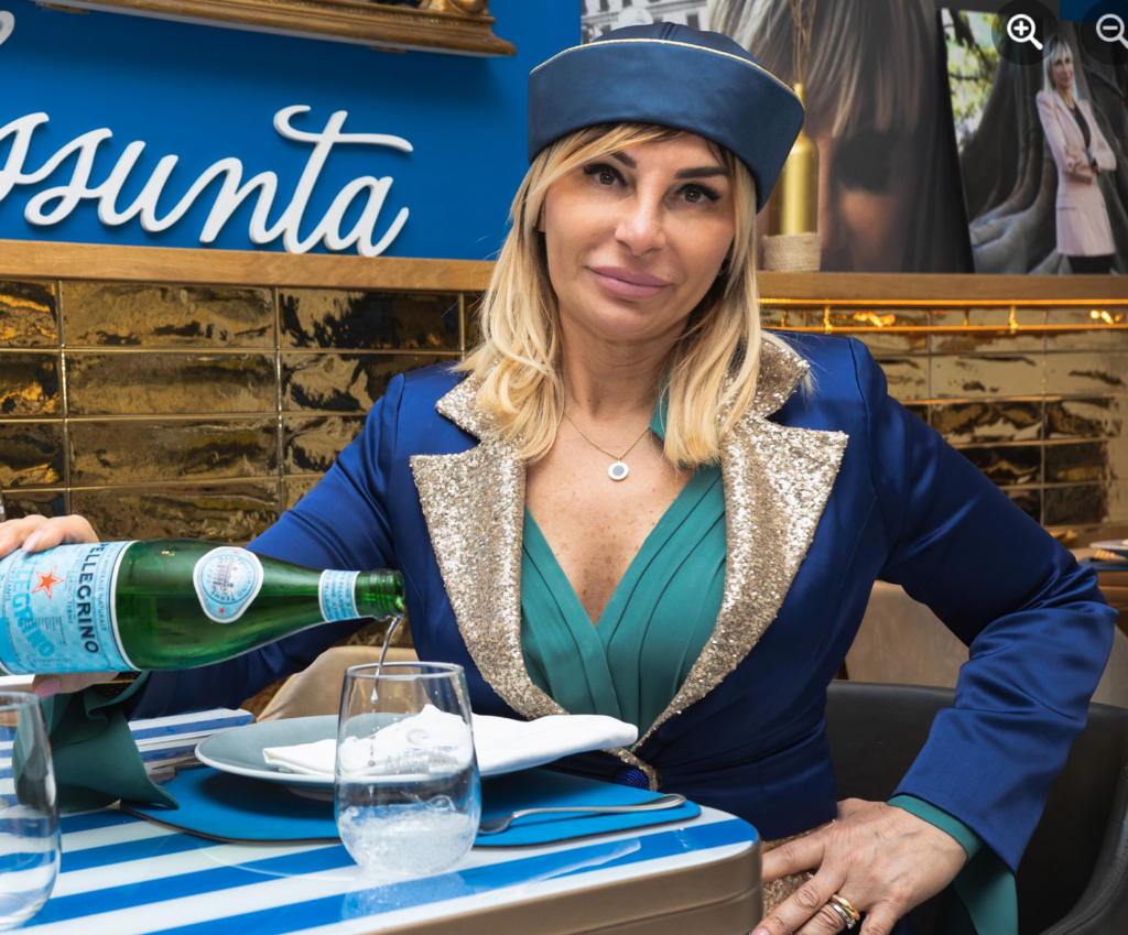 Grande gioia per la Figlia d'o Marenaro: è nato il nipote, l'annuncio di Donna Assunta