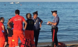 Dramma a Ischia, va in vacanza con gli amici, accusa un malore e muore