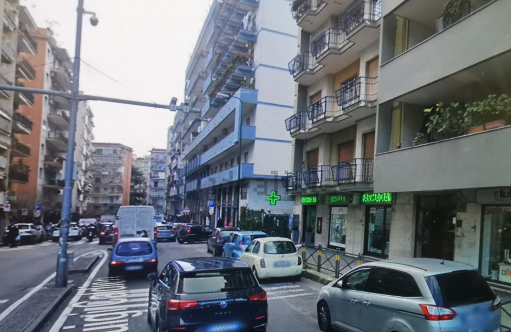 Napoli, donna travolta sulle strisce pedonali muore: stava attraversando